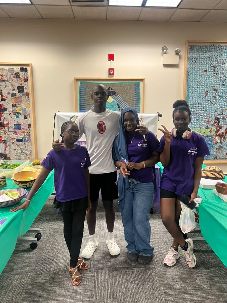 A Xaritoo mentor supporting three mentees